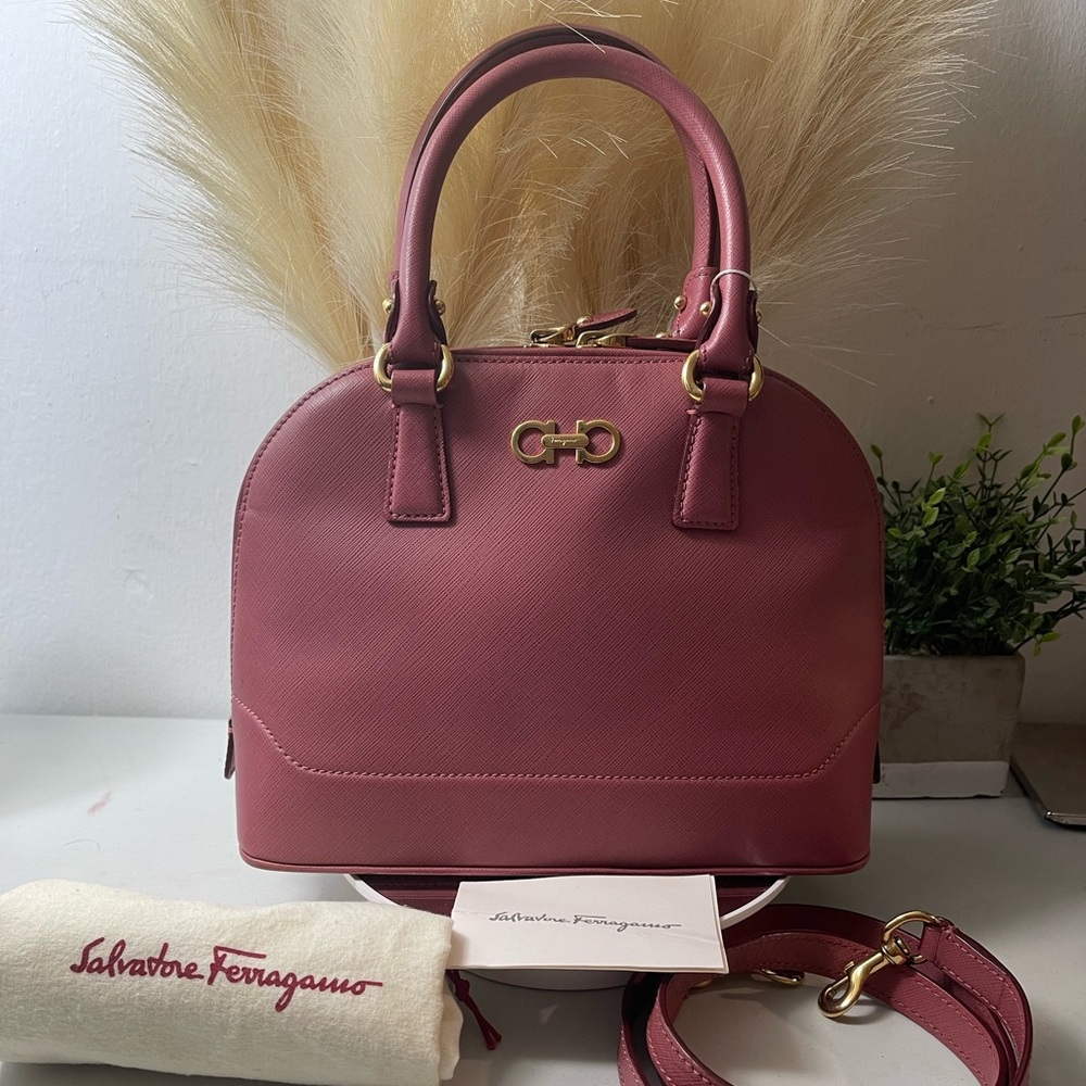 ❤️Salvatore Ferragamo BB Alma two way❤️